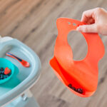 Tommee Tippee Слюнявчик Roll'n' Go Bib 6+ мес — изображение 2