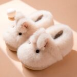 Меховые тапочки однотонные Зайка