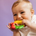 Прорезыватель Oli&Carol Fruit Teething Ring 0+ мес — изображение 3